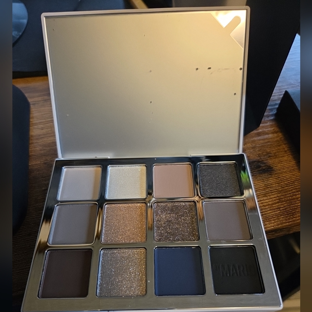 Makeup By Mario Ethereal Eyes: Moonlight Palette - Sleek Black - Picture 2 of 5